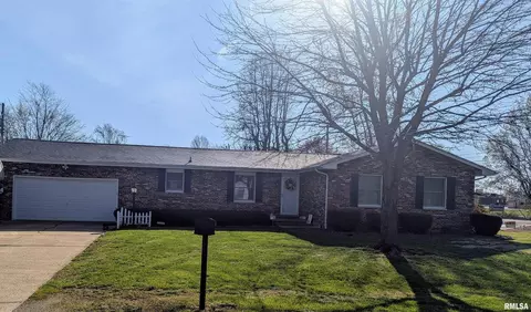 202 N Illinois Ave, West Frankfort, IL 62896