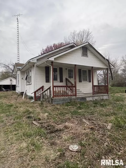 301 N Brown St, Benton, IL 62812