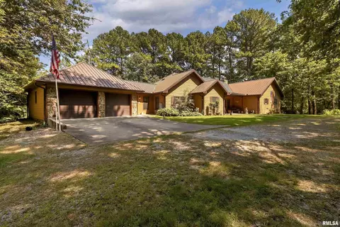 111 Woodland Trl, Anna, IL 62906