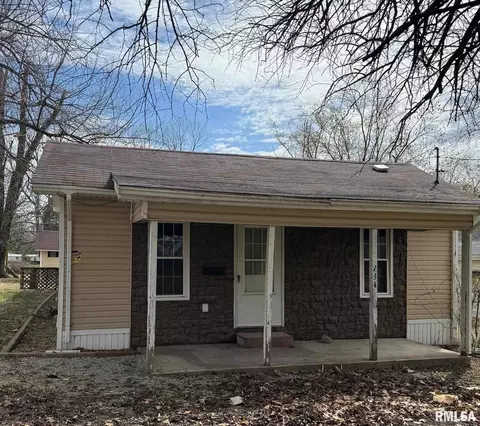734 N Division St, Du Quoin, IL 62832