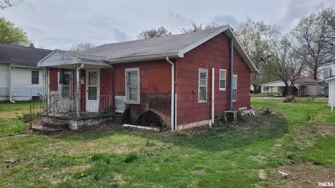 923 N 9th St, Murphysboro, IL 62966