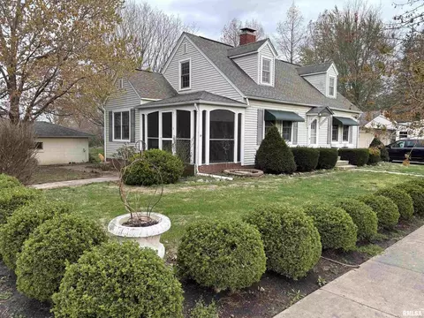 111 N 6th St, Dahlgren, IL 62828