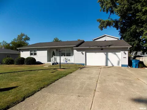 1722 Frazier Ave, Centralia, IL 62801