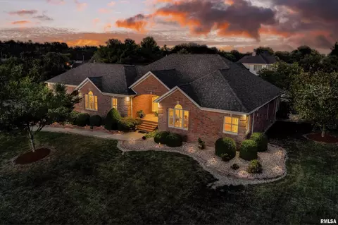 1303 Collins Ln, Marion, IL 62959