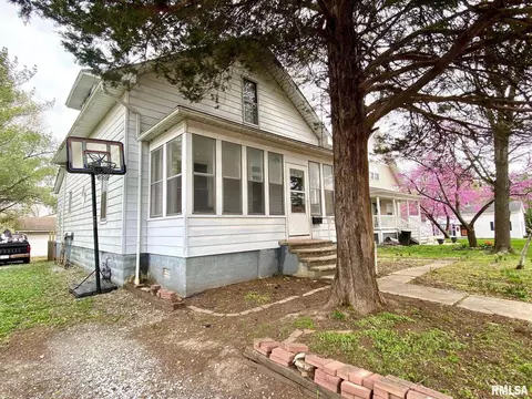 320 S 19th St, Herrin, IL 62948