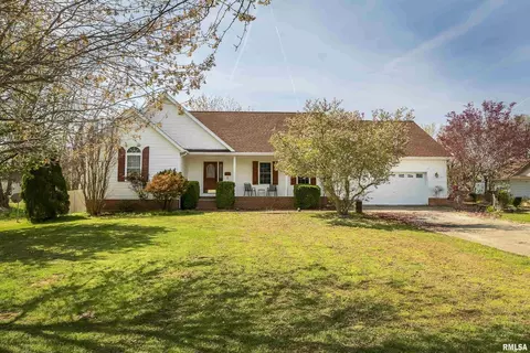 1209 Murraywood Ln, Carterville, IL 62918