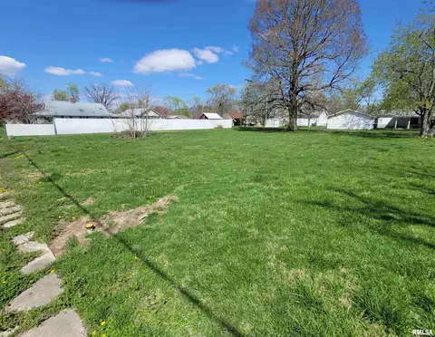 1214 S 1222 S Washington Ave, Salem, IL 62881