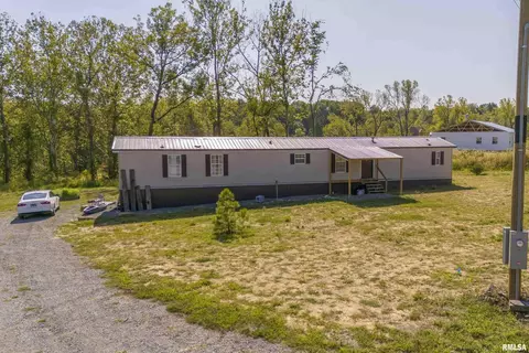 9180 Charlie Birger Ln, Marion, IL 62959