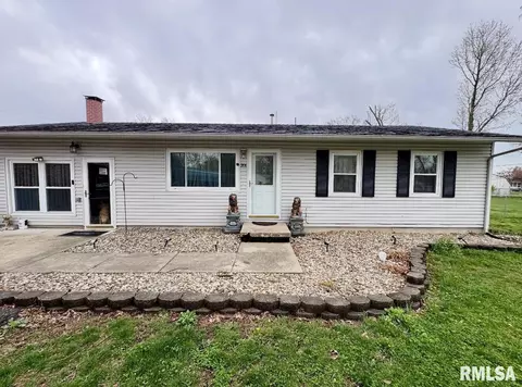 201 Janet Dr, Centralia, IL 62801