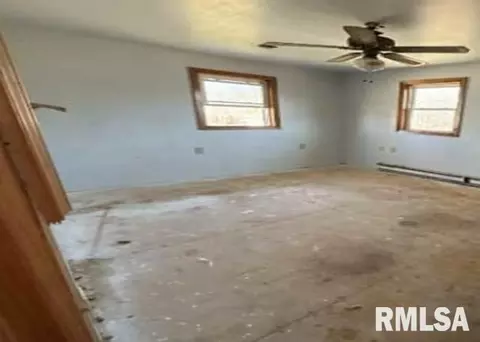 1160 Greenhill Rd, Eldorado, IL 62930 photo 3