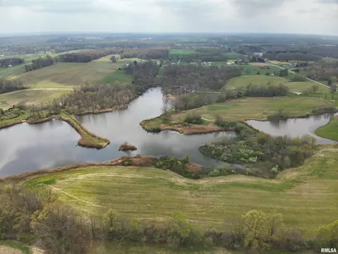 14854 Sesser Lake Rd, Sesser, IL 62884