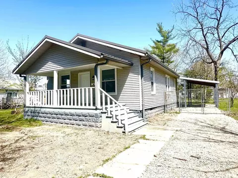 641 N Hickory St, Centralia, IL 62801