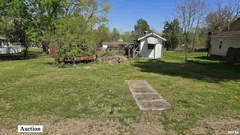 803 Barham Ave, Johnston City, IL 62951
