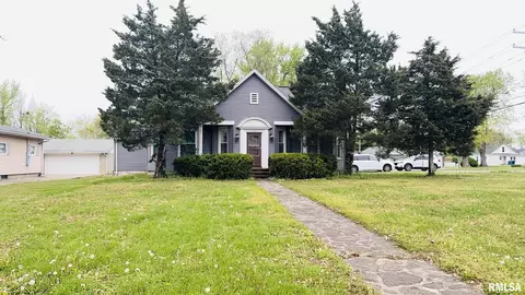 1109 E Saint Louis St, West Frankfort, IL 62896