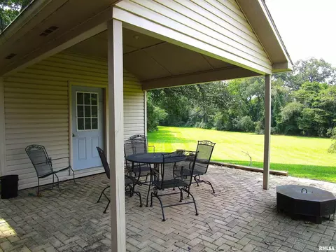Exterior - 1253 County Road 800 E, Carmi, IL 62821 photo 10 of 14