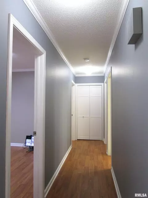 Entry Way - 1253 County Road 800 E, Carmi, IL 62821 photo 1 of 1