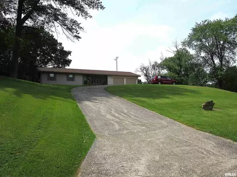 Exterior - 1253 County Road 800 E, Carmi, IL 62821 photo 5 of 14