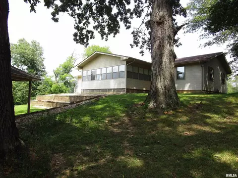 Exterior - 1253 County Road 800 E, Carmi, IL 62821 photo 11 of 14