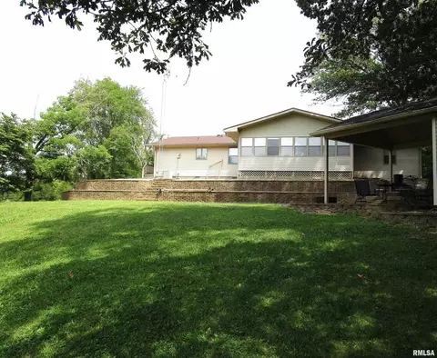 Exterior - 1253 County Road 800 E, Carmi, IL 62821 photo 9 of 14