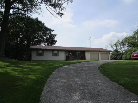 Exterior - 1253 County Road 800 E, Carmi, IL 62821 photo 2 of 14