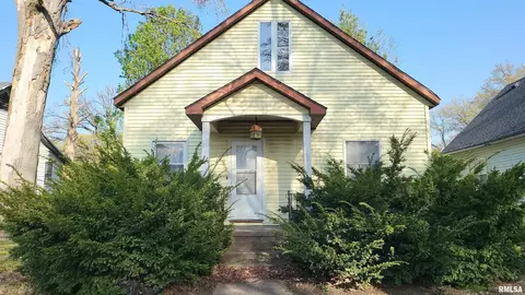 609 S Elm St, Centralia, IL 62801