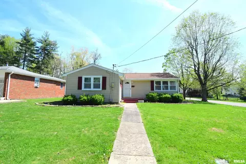 1410 Wilshire Dr, Mount Vernon, IL 62864
