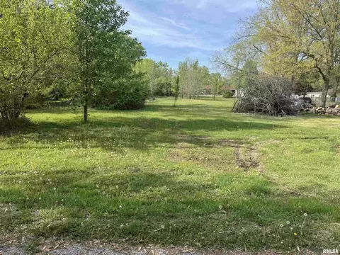 000 Sterling St, Benton, IL 62812 photo 4