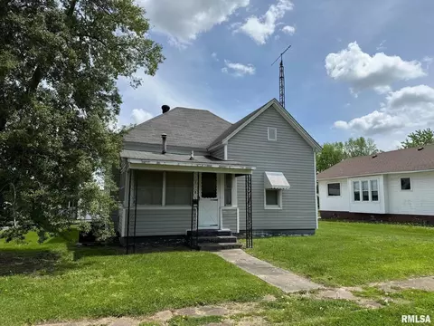 1000 S 12th St, Herrin, IL 62948