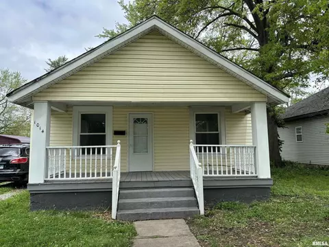 1014 E Broadway St, Centralia, IL 62801