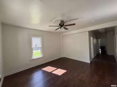 1014 E Broadway St, Centralia, IL 62801 photo 15