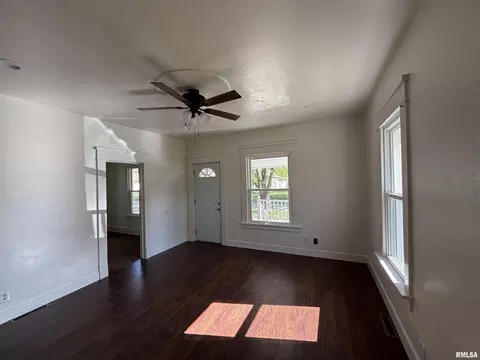 1014 E Broadway St, Centralia, IL 62801 photo 3
