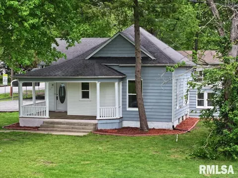 800 Division St, Carterville, IL 62918
