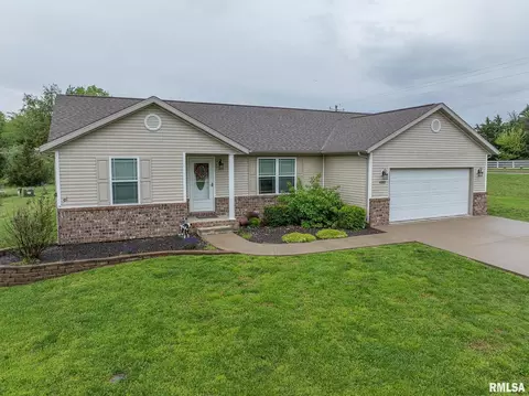 4202 Woodglen Ln, Mount Vernon, IL 62864
