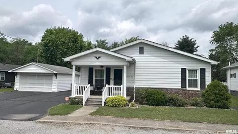 709 W Jones St, West Frankfort, IL 62896