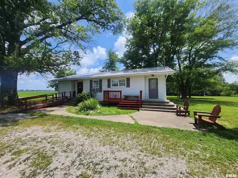 970 Beech Rd, Du Quoin, IL 62832