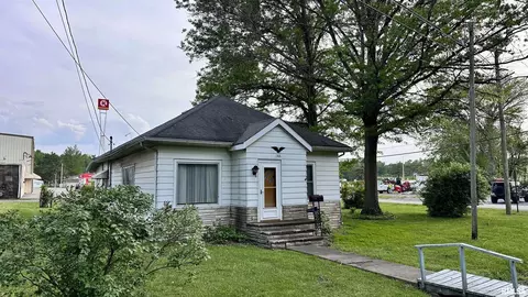 1306 W Saint Louis St, West Frankfort, IL 62896