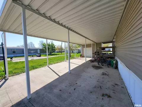 1110 W 7th St, Flora, IL 62839 photo 4