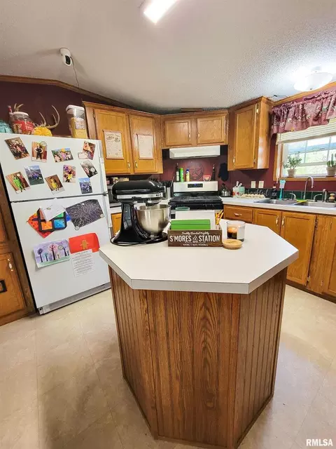 1110 W 7th St, Flora, IL 62839 photo 11