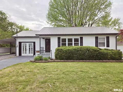 306 N 7th St, Dahlgren, IL 62828