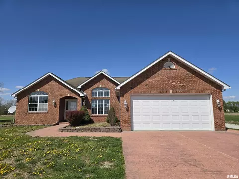 8863 New Athens Darmstadt Rd, New Athens, IL 62264