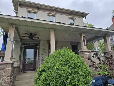 327 N 3rd St, Greenville, IL 62246