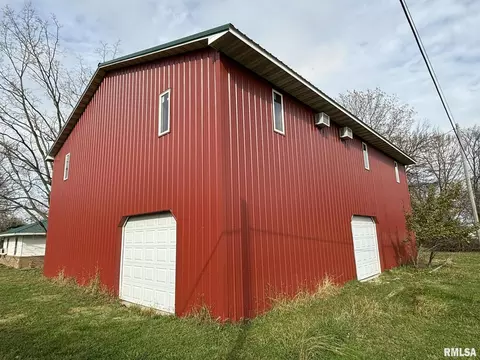 610 High St, Alma, IL 62807