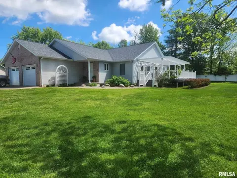 1626 Venable St, Carterville, IL 62918