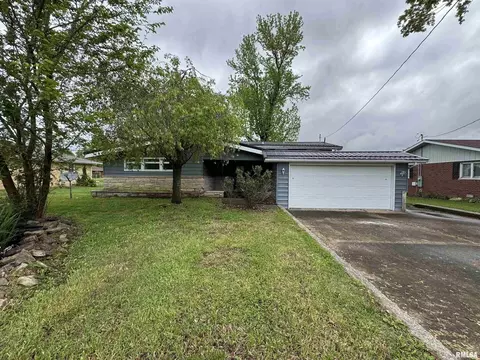 411 Springfield Ave, Anna, IL 62906