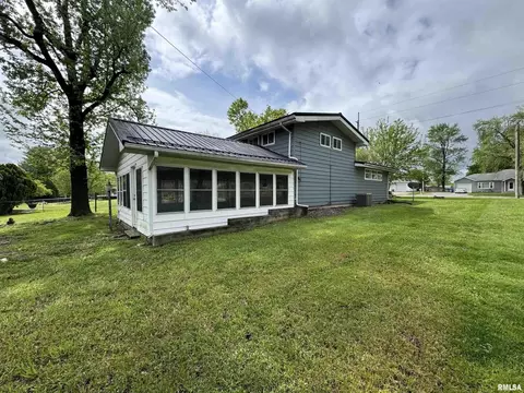 411 Springfield Ave, Anna, IL 62906 photo 2