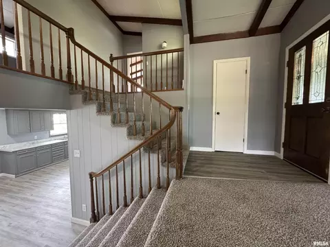 411 Springfield Ave, Anna, IL 62906 photo 4