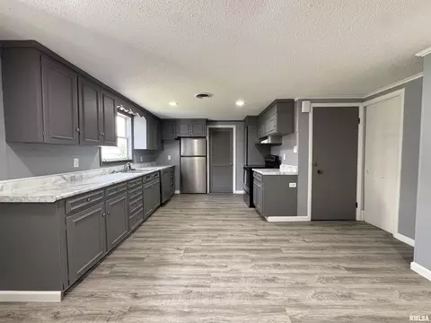411 Springfield Ave, Anna, IL 62906 photo 5