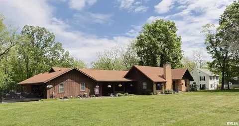 222 W Porter, Salem, IL 62881