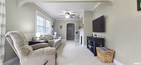 401 E 5th St, Mount Carmel, IL 62863 photo 5
