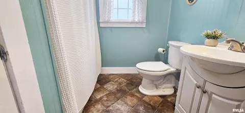 401 E 5th St, Mount Carmel, IL 62863 photo 8